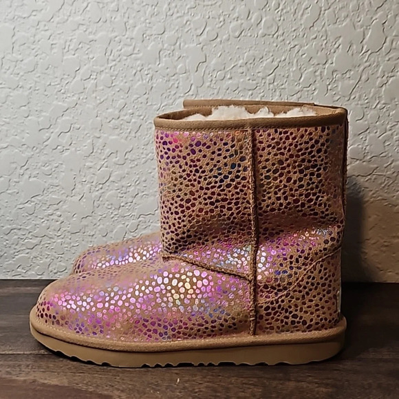 UGG Classic II‎ Spots - Picture 1 of 6